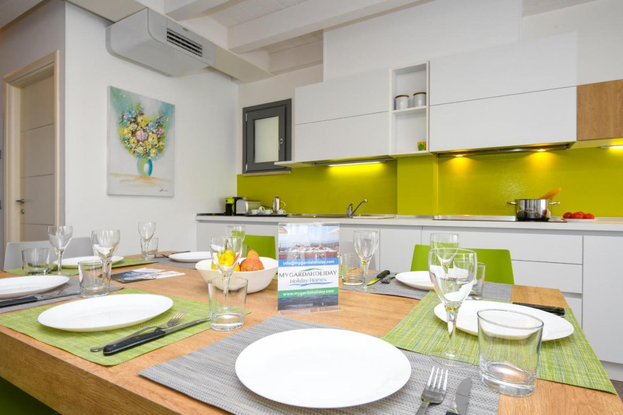 Borgo Gasparina Family Apartments Кастельнуово-дель-Гарда Екстер'єр фото