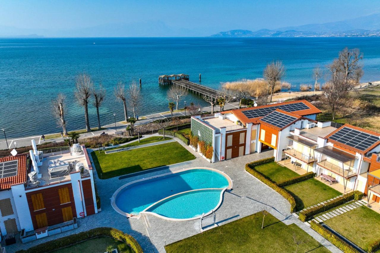 Borgo Gasparina Family Apartments Кастельнуово-дель-Гарда Екстер'єр фото