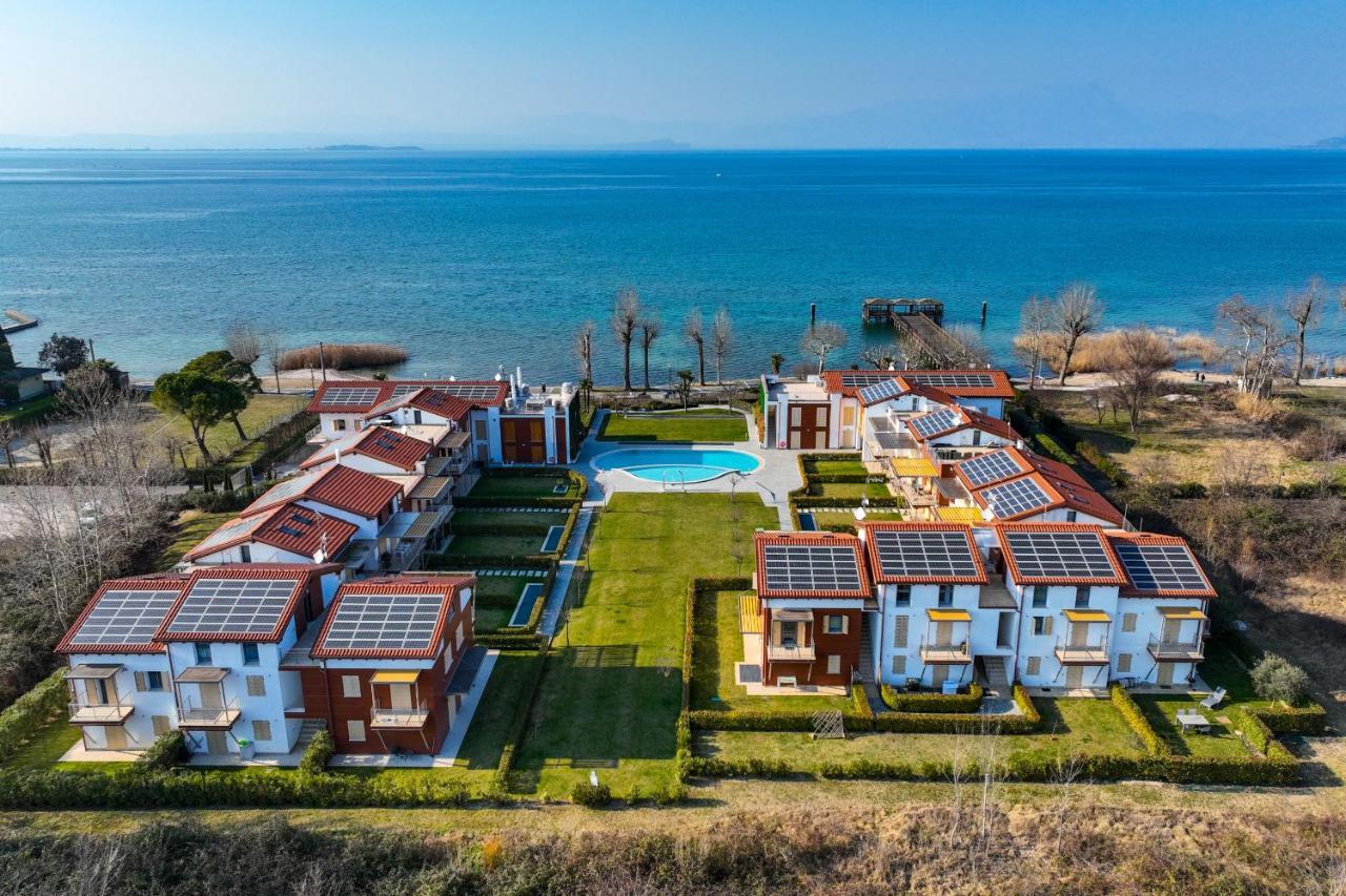 Borgo Gasparina Family Apartments Кастельнуово-дель-Гарда Екстер'єр фото