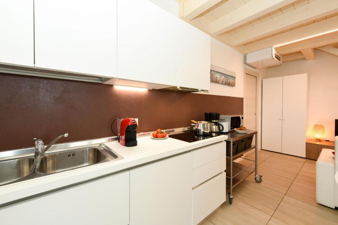 Borgo Gasparina Family Apartments Кастельнуово-дель-Гарда Екстер'єр фото