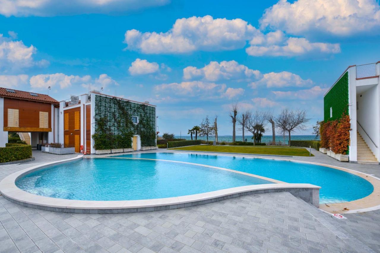 Borgo Gasparina Family Apartments Кастельнуово-дель-Гарда Екстер'єр фото