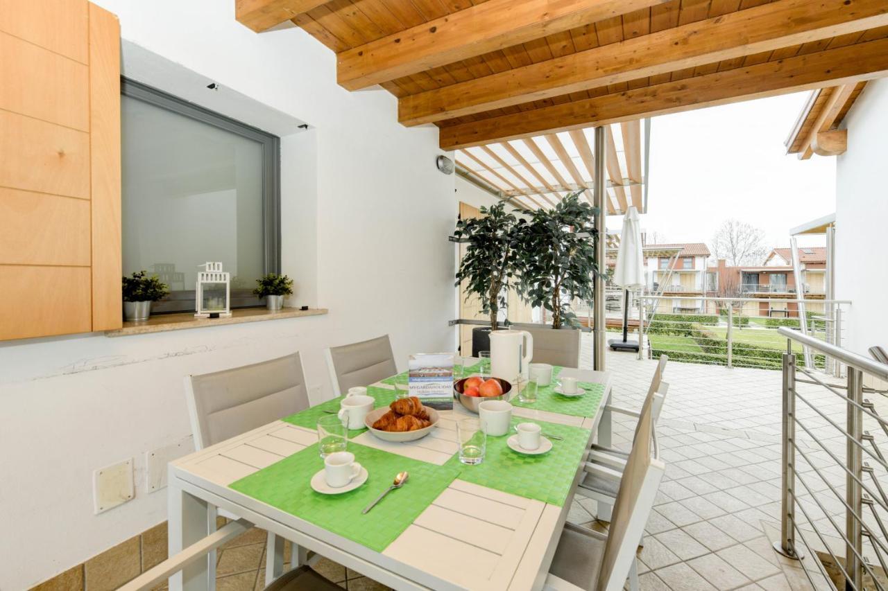 Borgo Gasparina Family Apartments Кастельнуово-дель-Гарда Екстер'єр фото