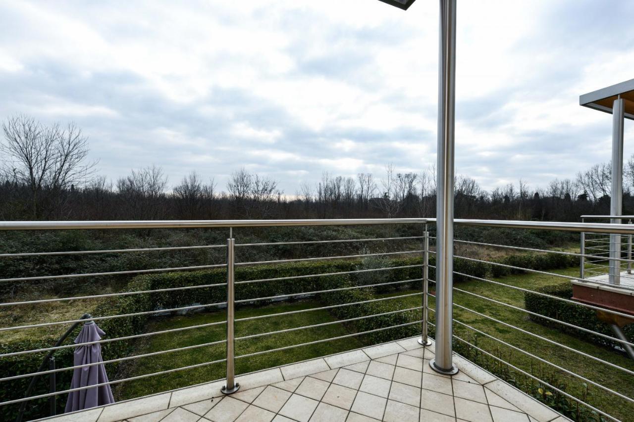Borgo Gasparina Family Apartments Кастельнуово-дель-Гарда Екстер'єр фото