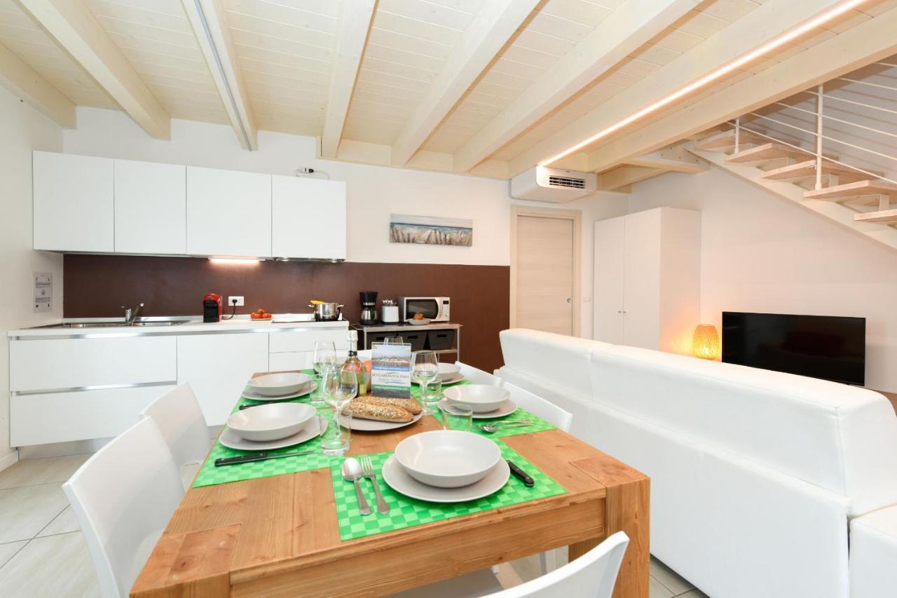 Borgo Gasparina Family Apartments Кастельнуово-дель-Гарда Екстер'єр фото