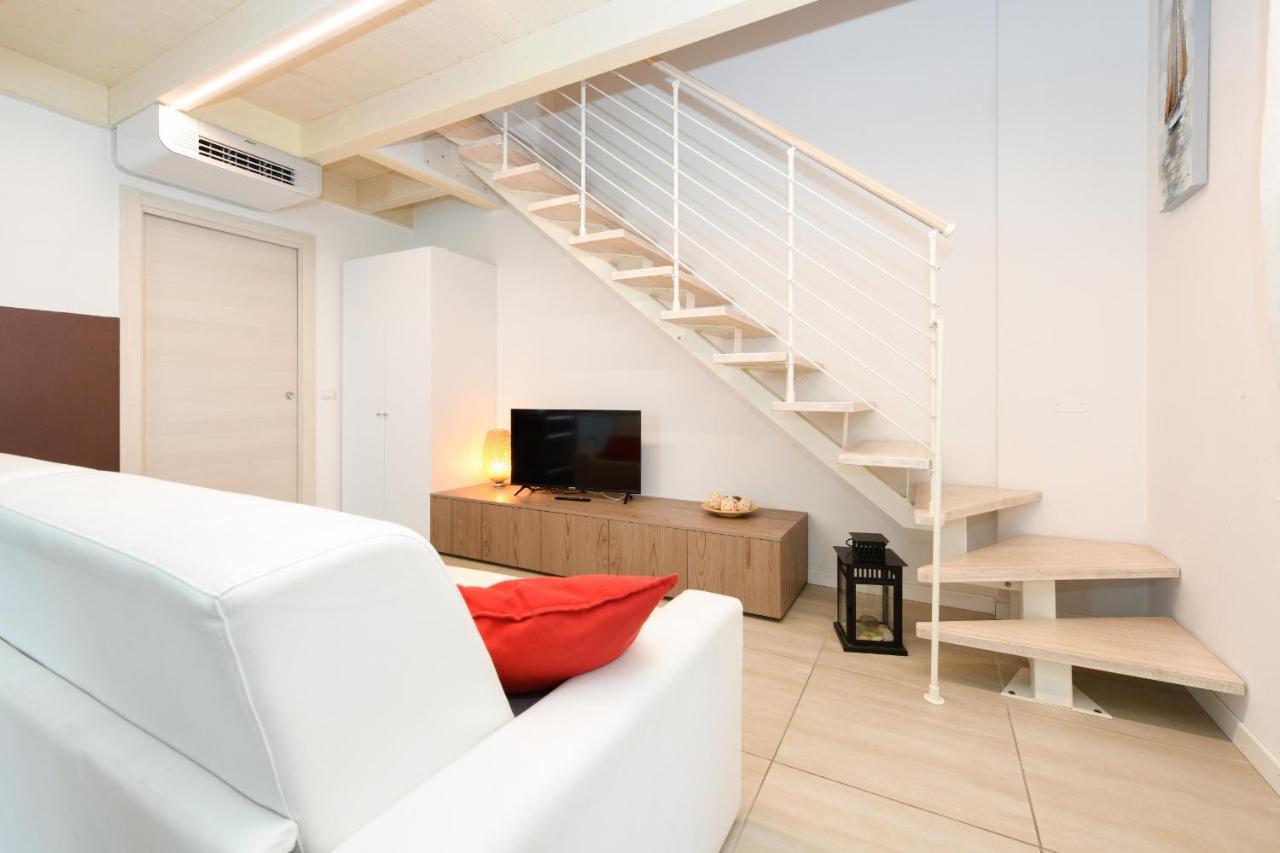 Borgo Gasparina Family Apartments Кастельнуово-дель-Гарда Екстер'єр фото