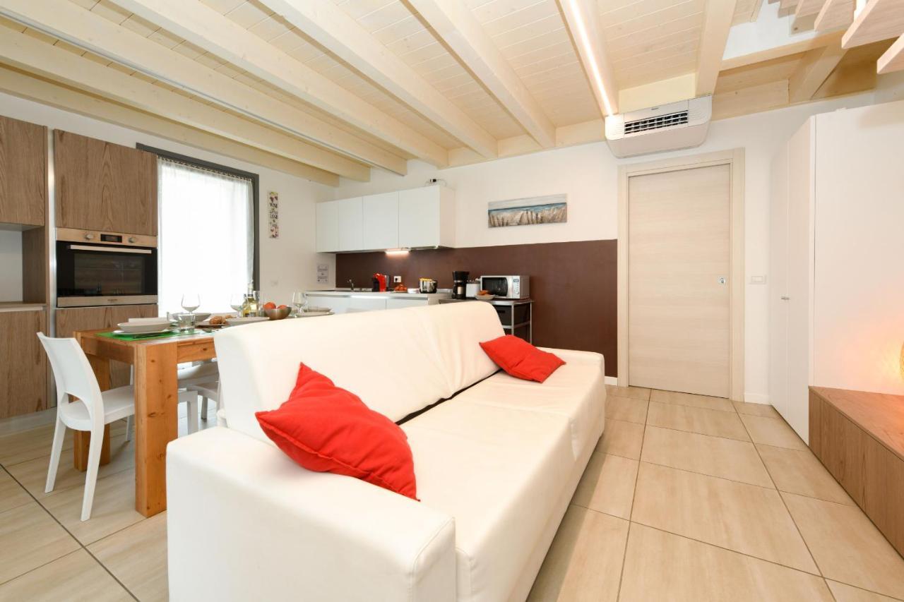 Borgo Gasparina Family Apartments Кастельнуово-дель-Гарда Екстер'єр фото