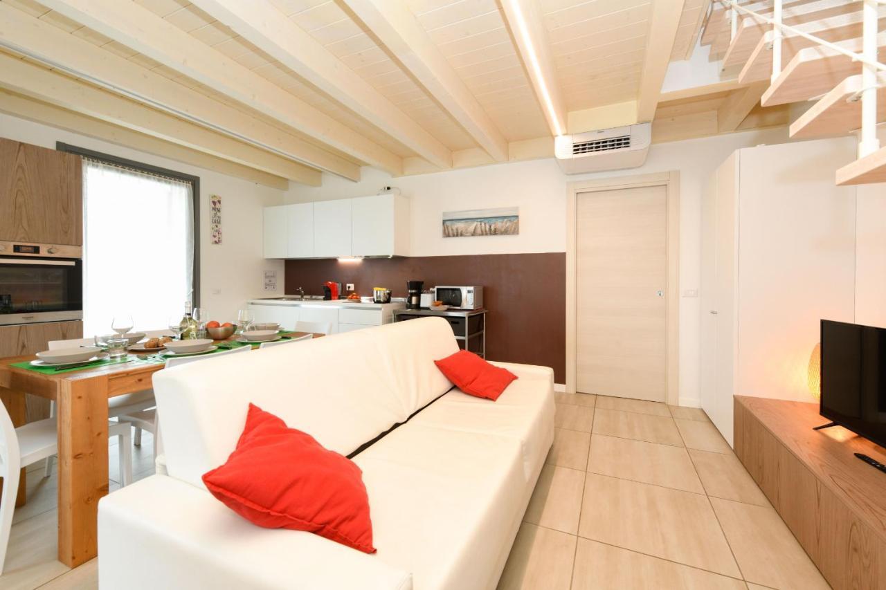 Borgo Gasparina Family Apartments Кастельнуово-дель-Гарда Екстер'єр фото