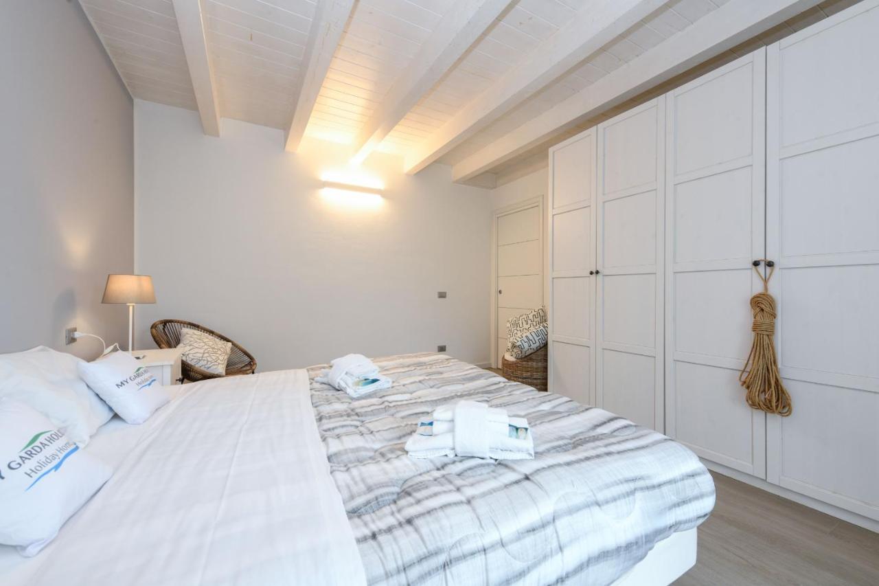 Borgo Gasparina Family Apartments Кастельнуово-дель-Гарда Екстер'єр фото